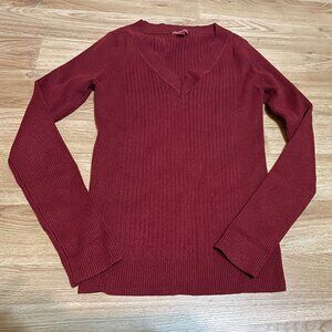burgundy knit long-sleeved